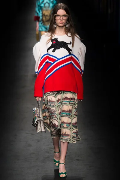 Look 14